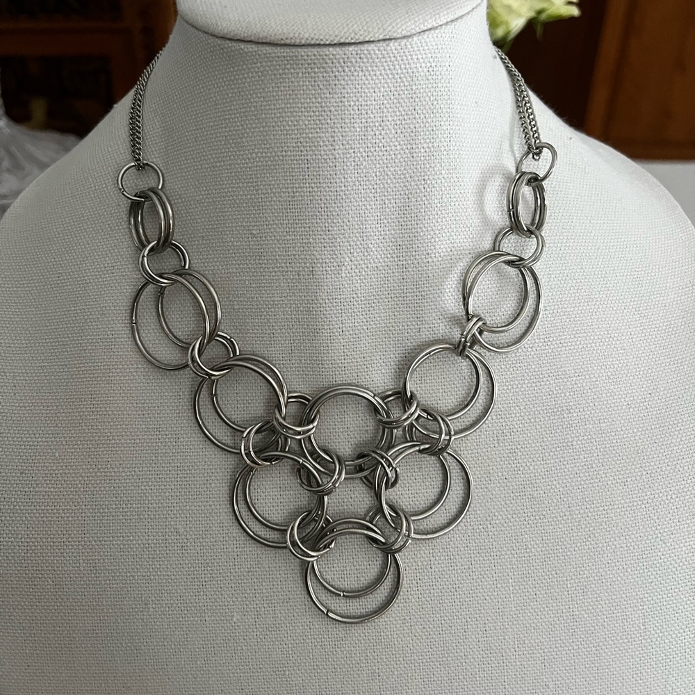Silver Interlocking Ring Statement Necklace Chunk… - image 2